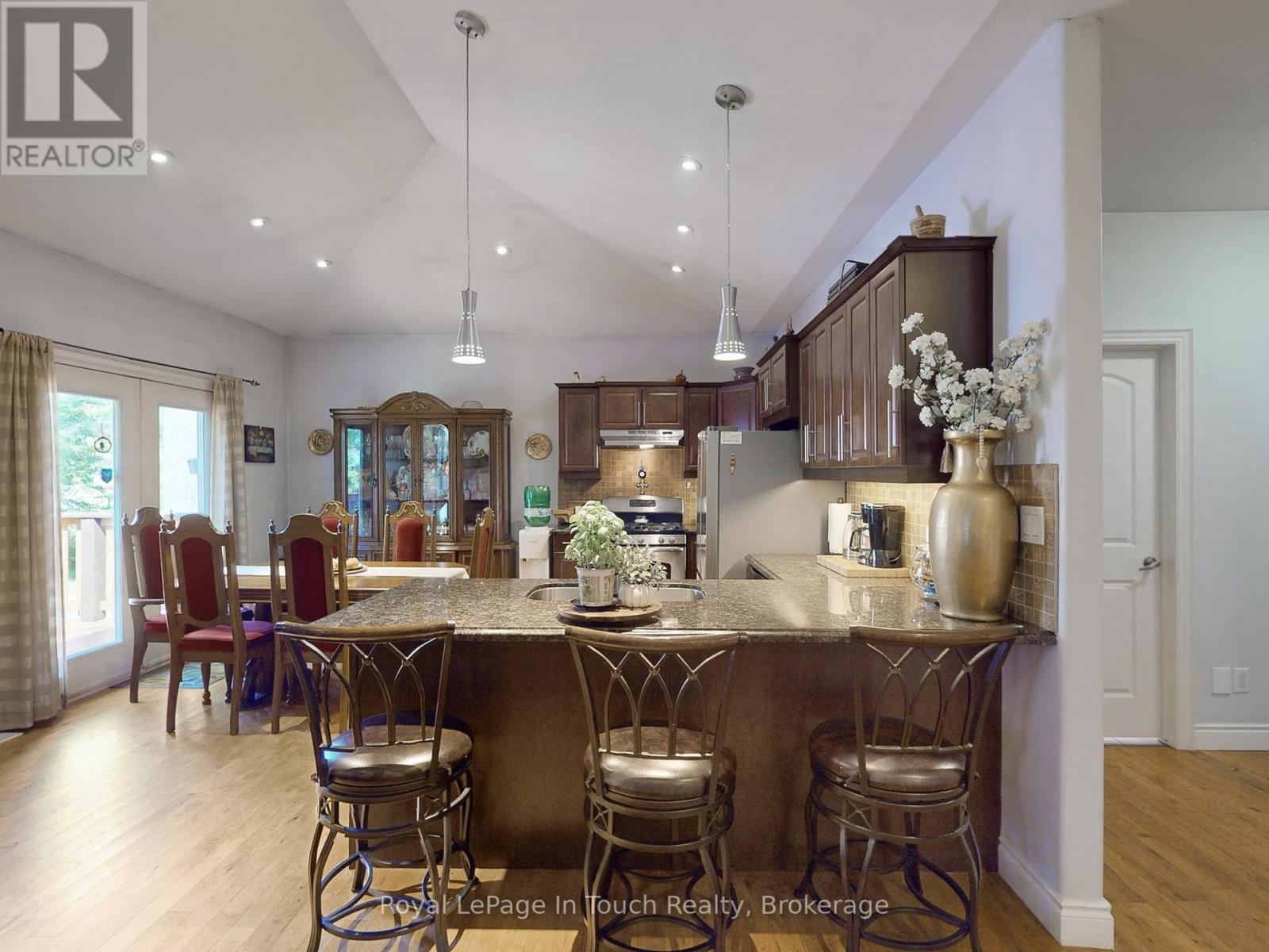 












122 TROUT LANE

,
Tiny,




Ontario
L9M0J1

