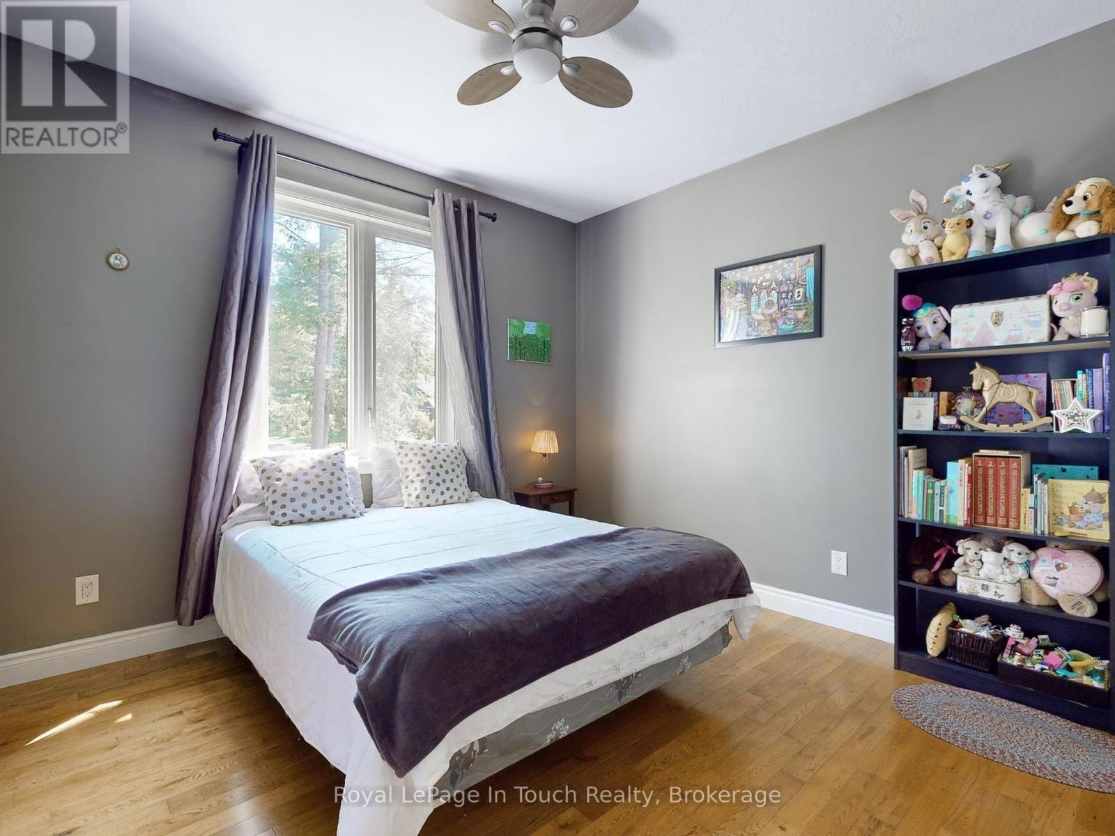 












122 TROUT LANE

,
Tiny,




Ontario
L9M0J1

