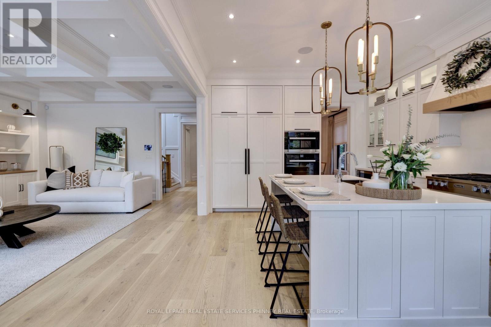 












179 DOUGLAS AVENUE

,
Oakville,




Ontario
L6J3R9

