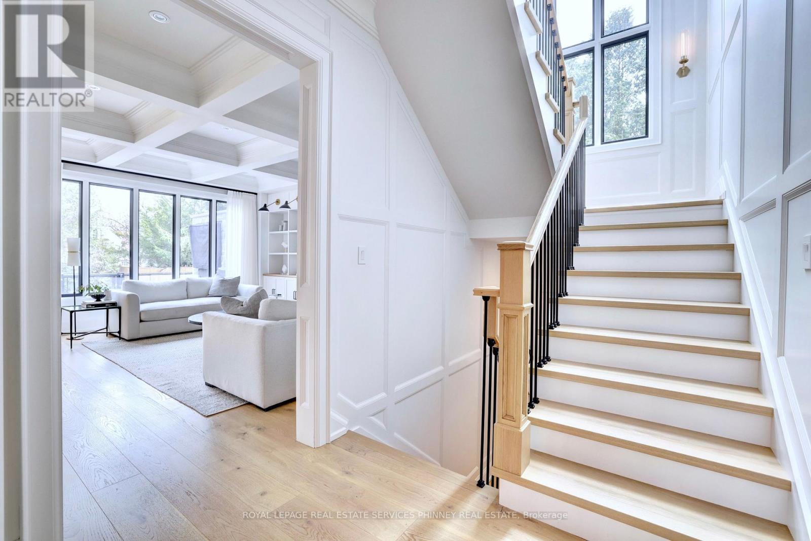 












179 DOUGLAS AVENUE

,
Oakville,




Ontario
L6J3R9

