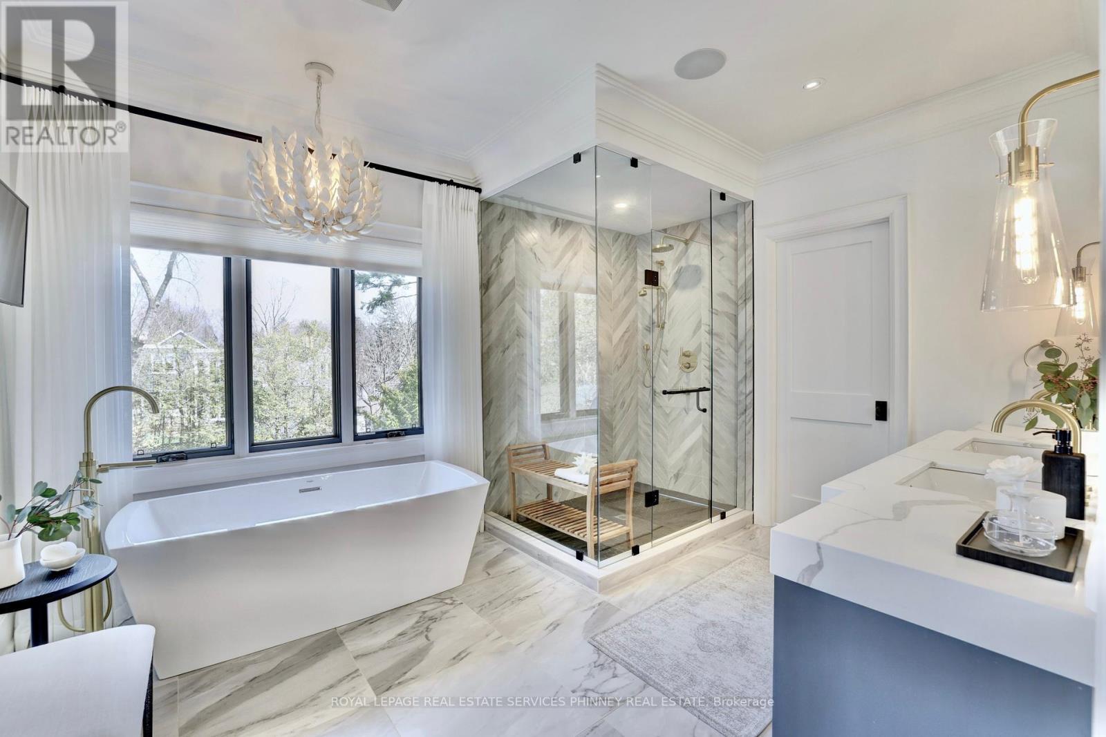 












179 DOUGLAS AVENUE

,
Oakville,




Ontario
L6J3R9

