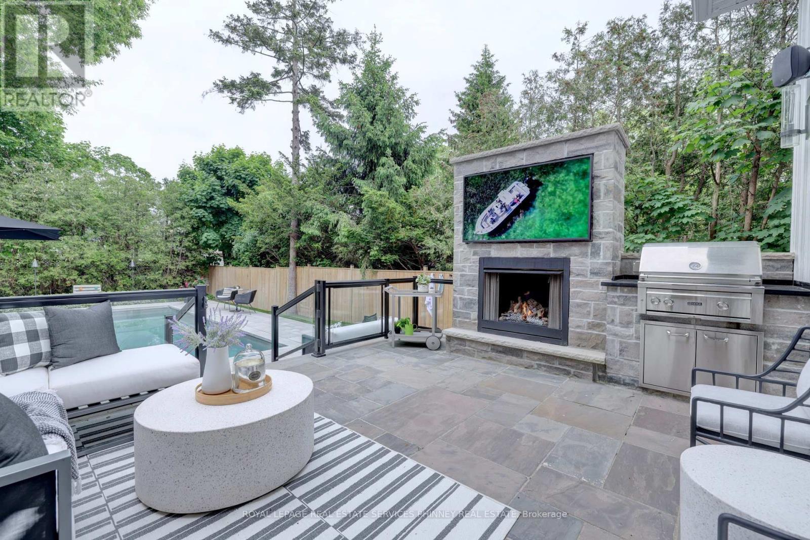 












179 DOUGLAS AVENUE

,
Oakville,




Ontario
L6J3R9

