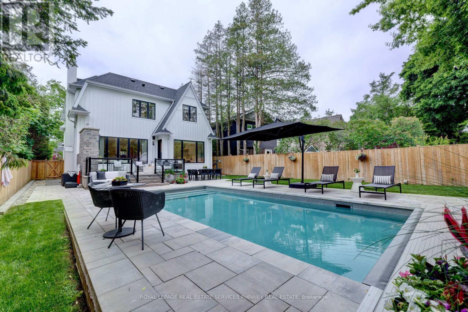 












179 DOUGLAS AVENUE

,
Oakville,




Ontario
L6J3R9

