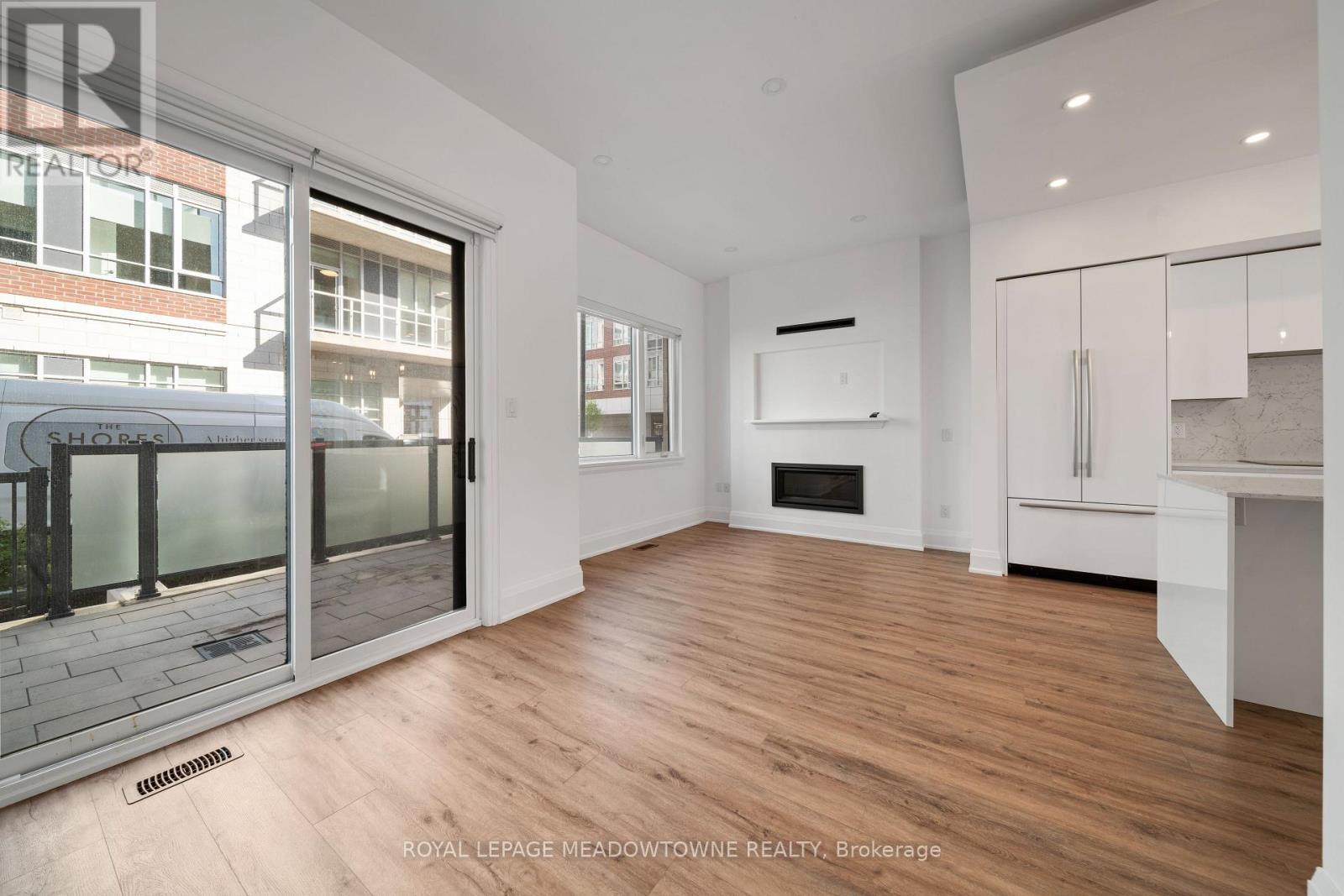 












121 HIGH STREET W

,
Mississauga,




Ontario
L5H1K4

