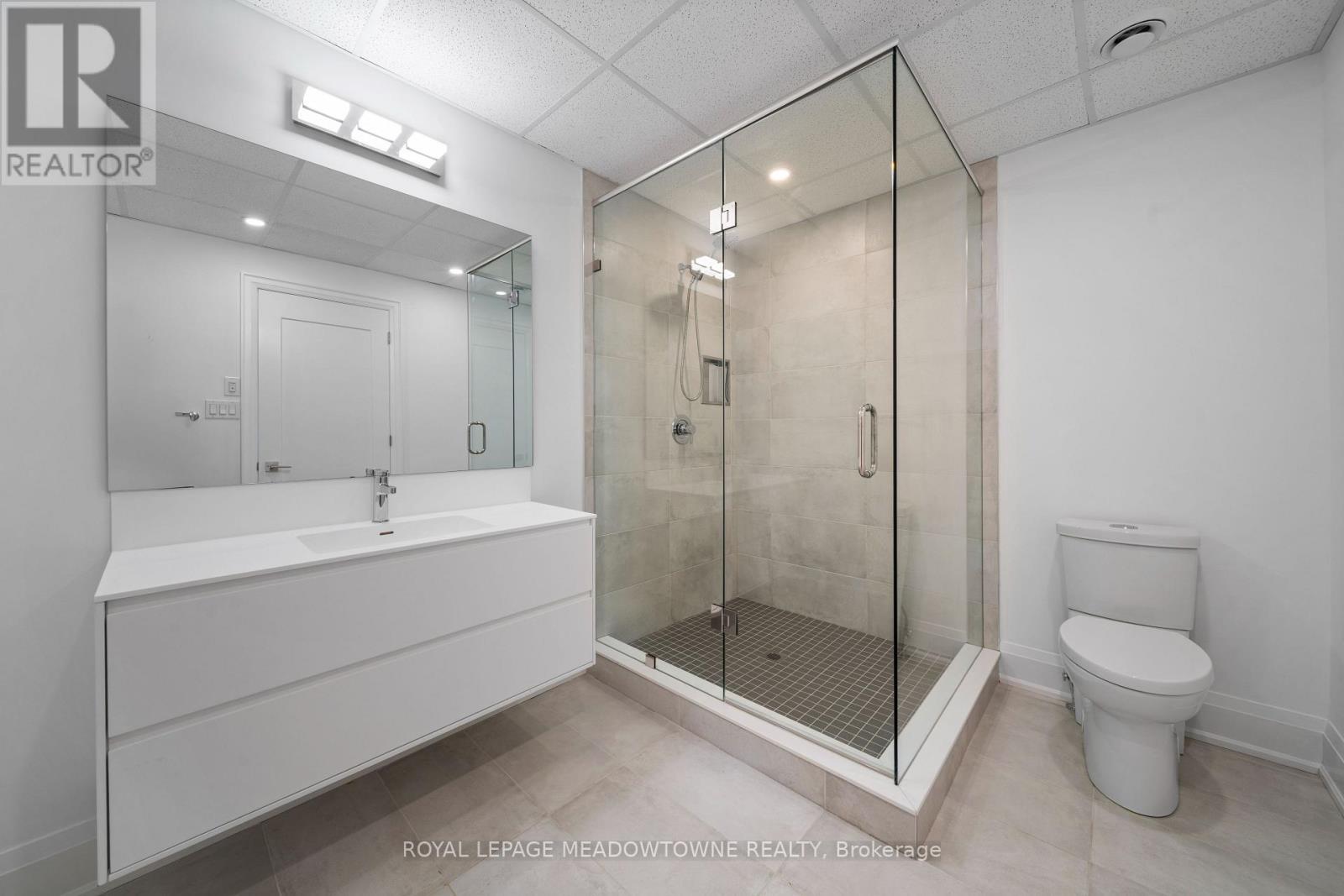 












121 HIGH STREET W

,
Mississauga,




Ontario
L5H1K4

