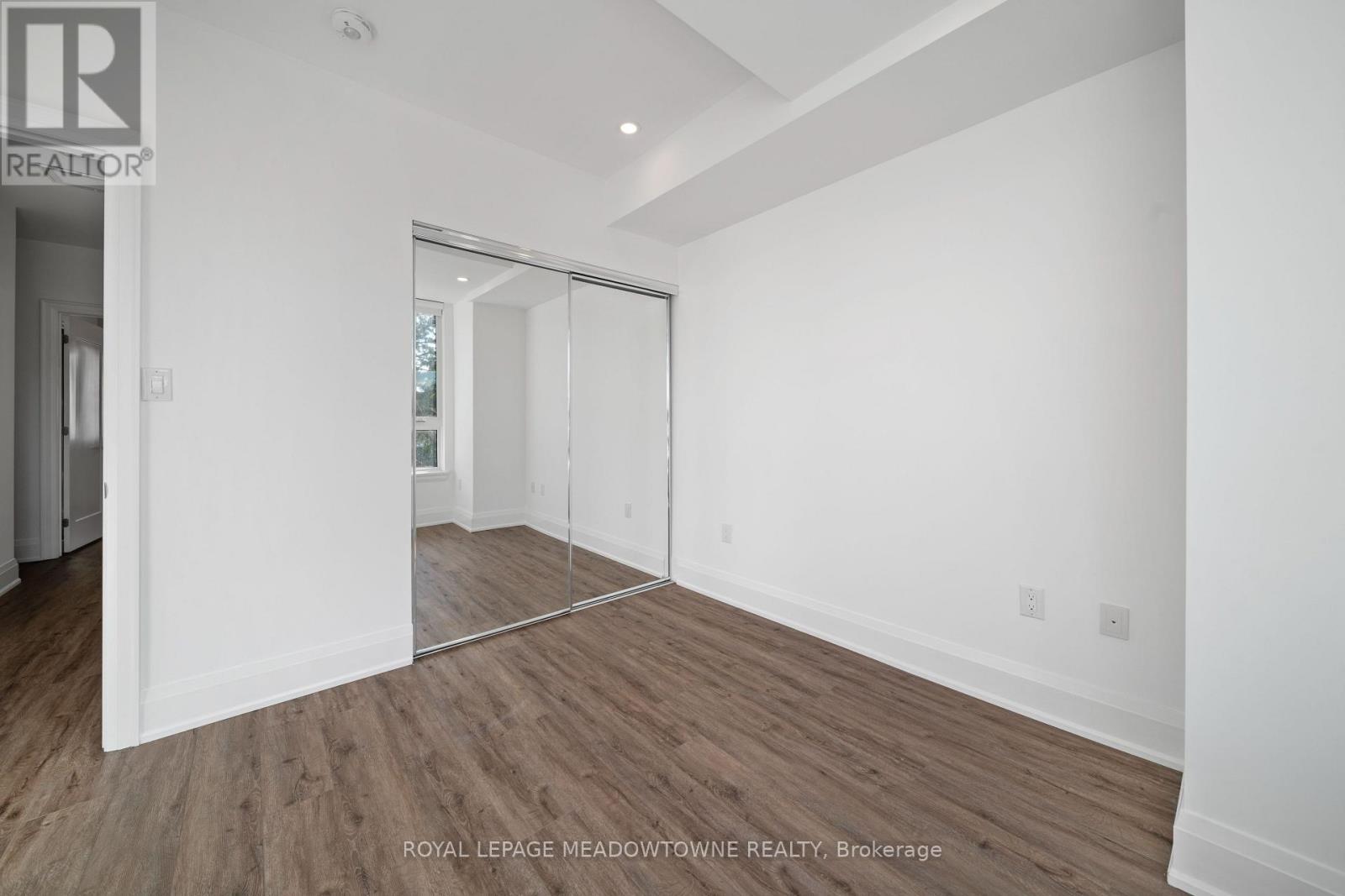 












121 HIGH STREET W

,
Mississauga,




Ontario
L5H1K4

