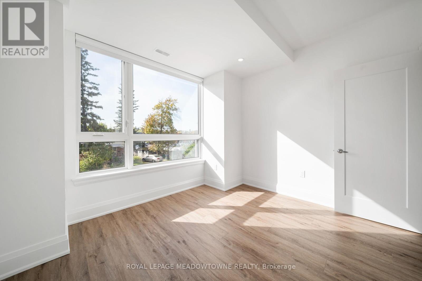 












121 HIGH STREET W

,
Mississauga,




Ontario
L5H1K4

