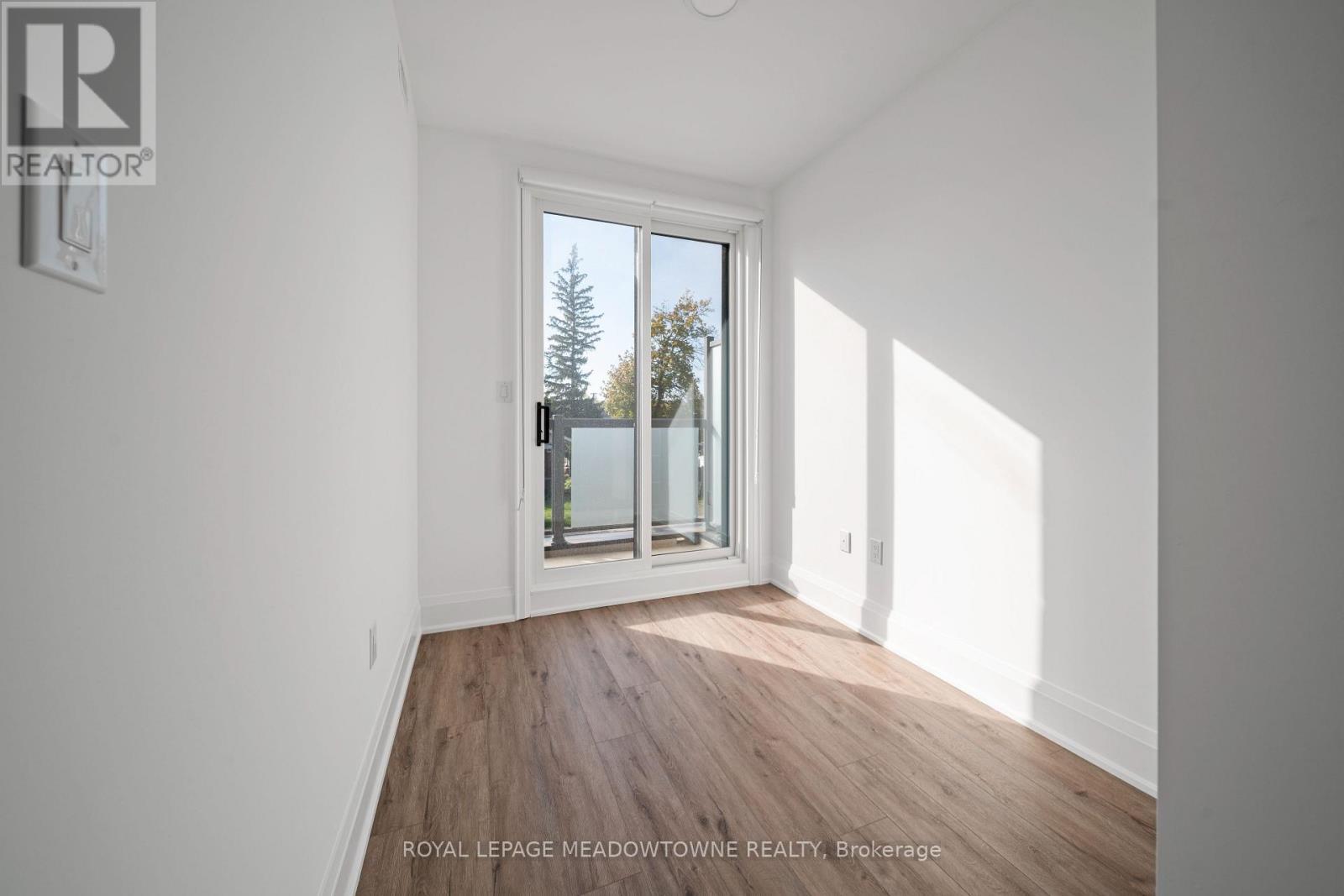 












121 HIGH STREET W

,
Mississauga,




Ontario
L5H1K4

