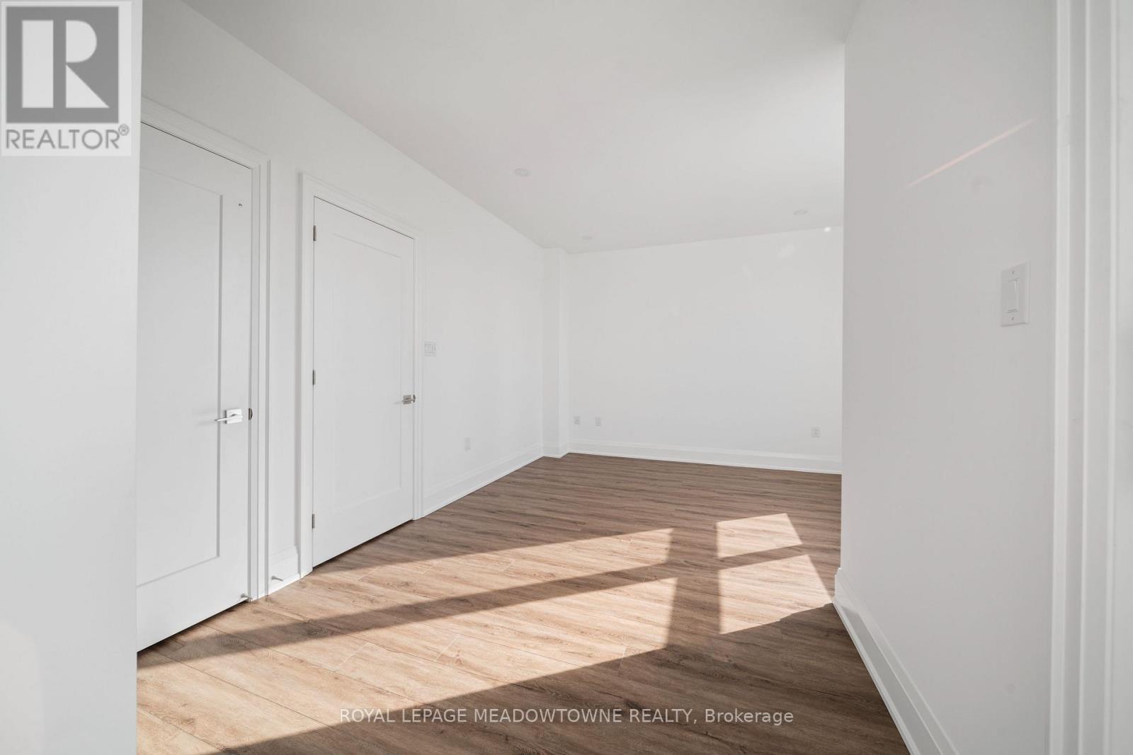 












121 HIGH STREET W

,
Mississauga,




Ontario
L5H1K4

