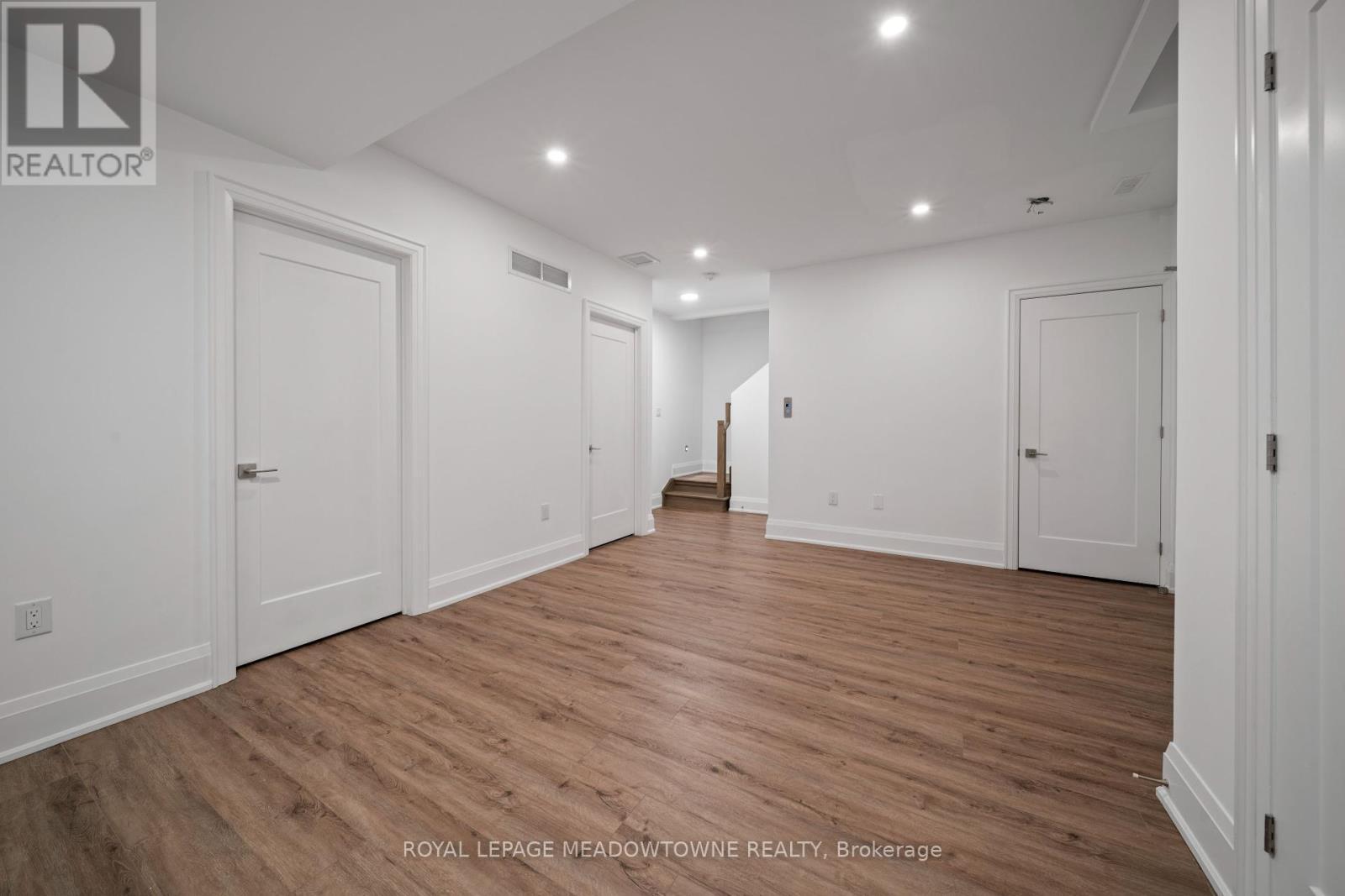 












121 HIGH STREET W

,
Mississauga,




Ontario
L5H1K4

