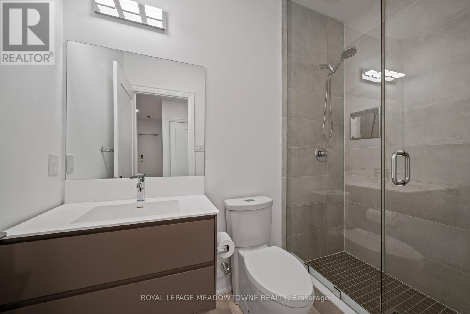 












121 HIGH STREET W

,
Mississauga,




Ontario
L5H1K4

