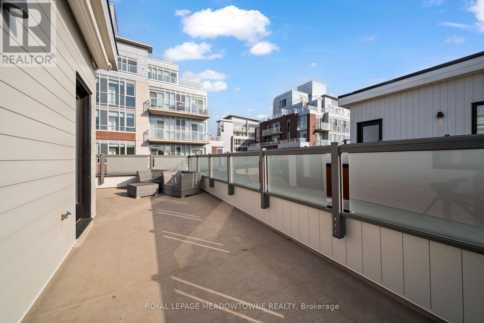 












121 HIGH STREET W

,
Mississauga,




Ontario
L5H1K4

