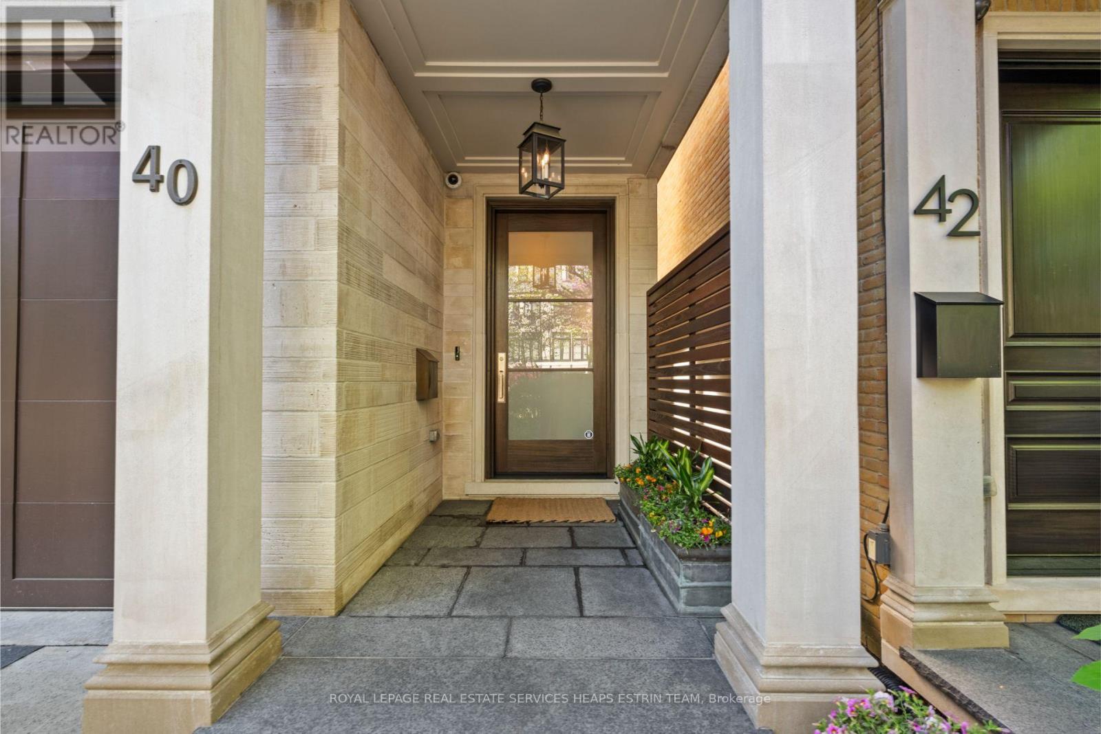 












40 ORIOLE ROAD

,
Toronto,




Ontario
M4V2E8

