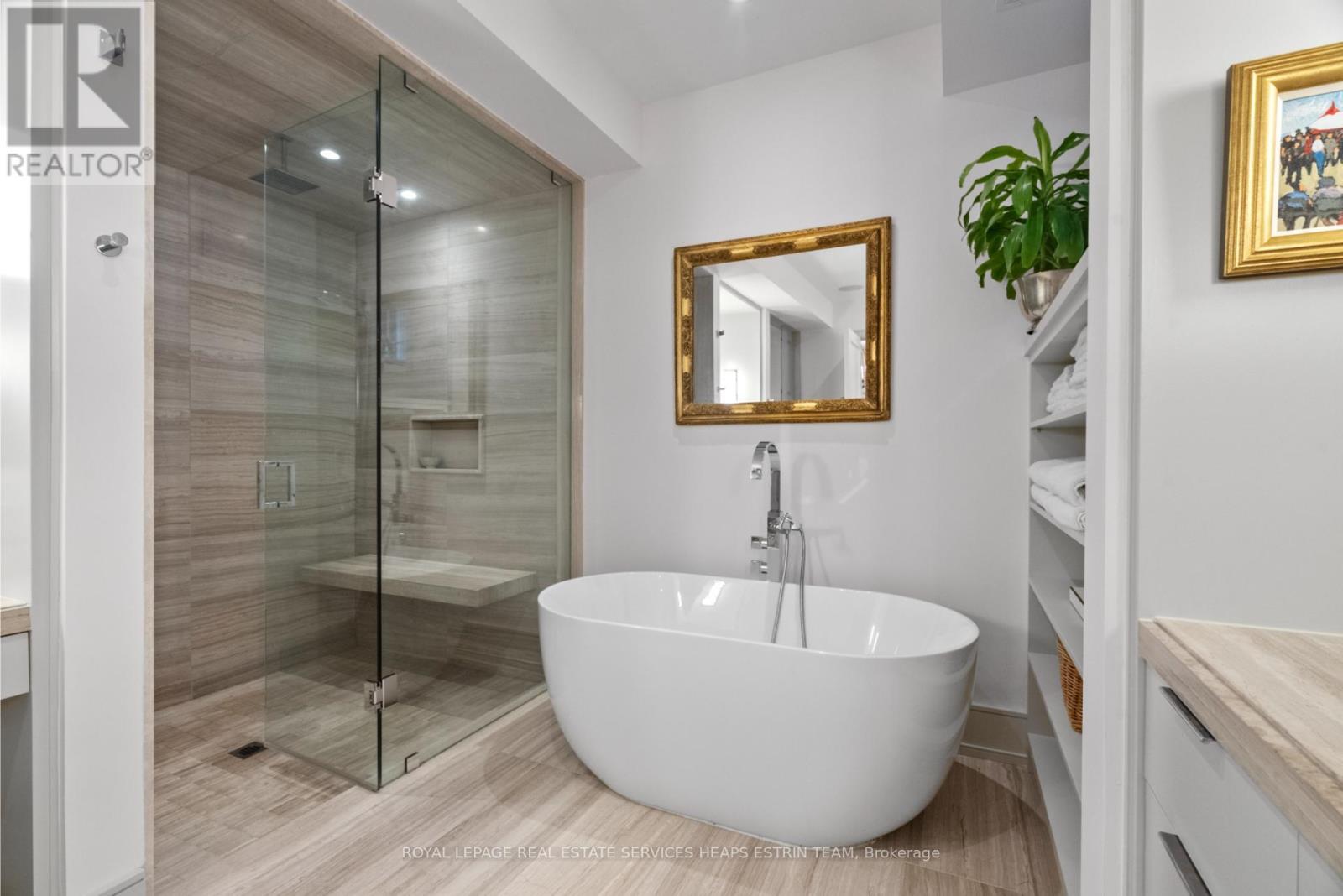 












40 ORIOLE ROAD

,
Toronto,




Ontario
M4V2E8

