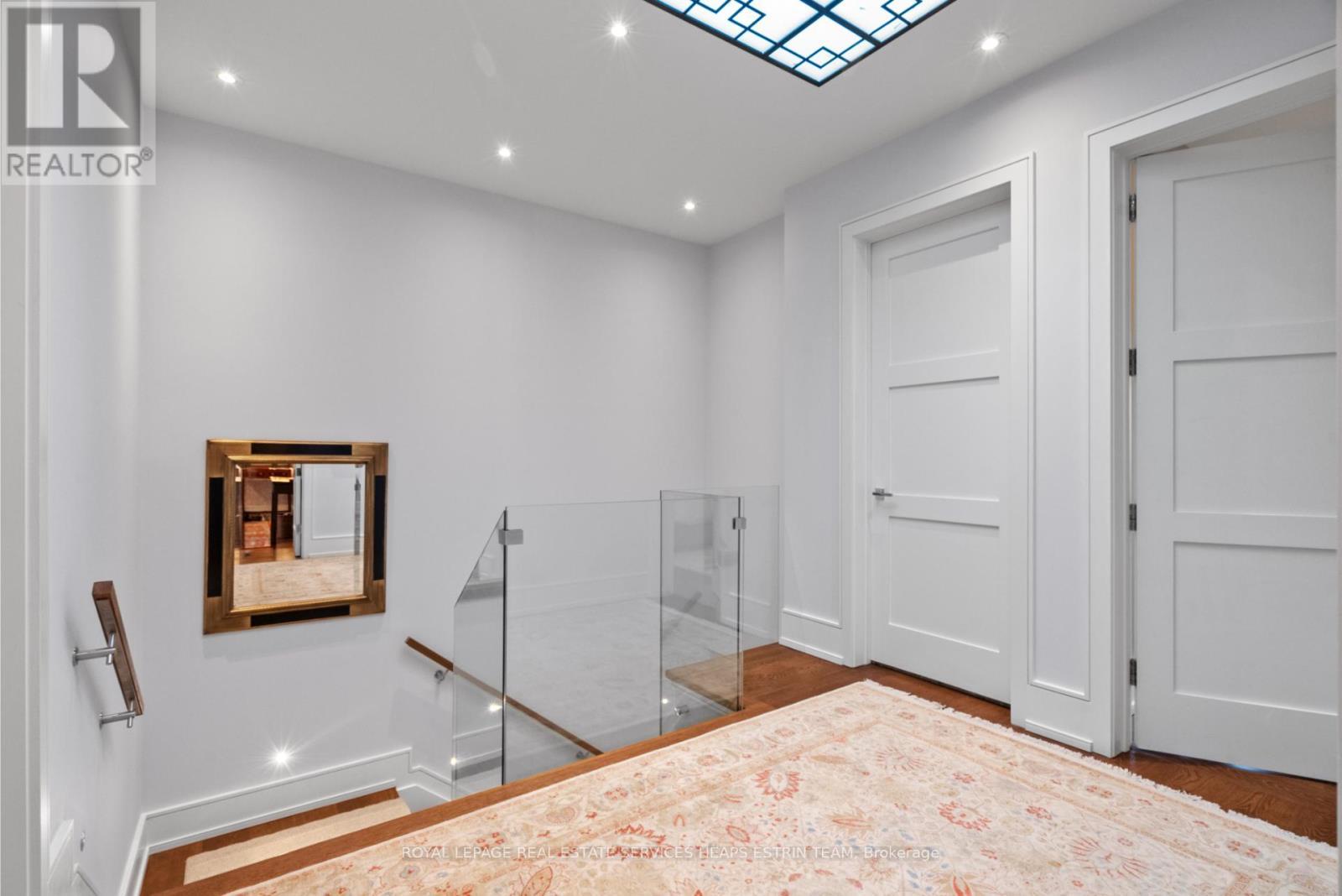












40 ORIOLE ROAD

,
Toronto,




Ontario
M4V2E8

