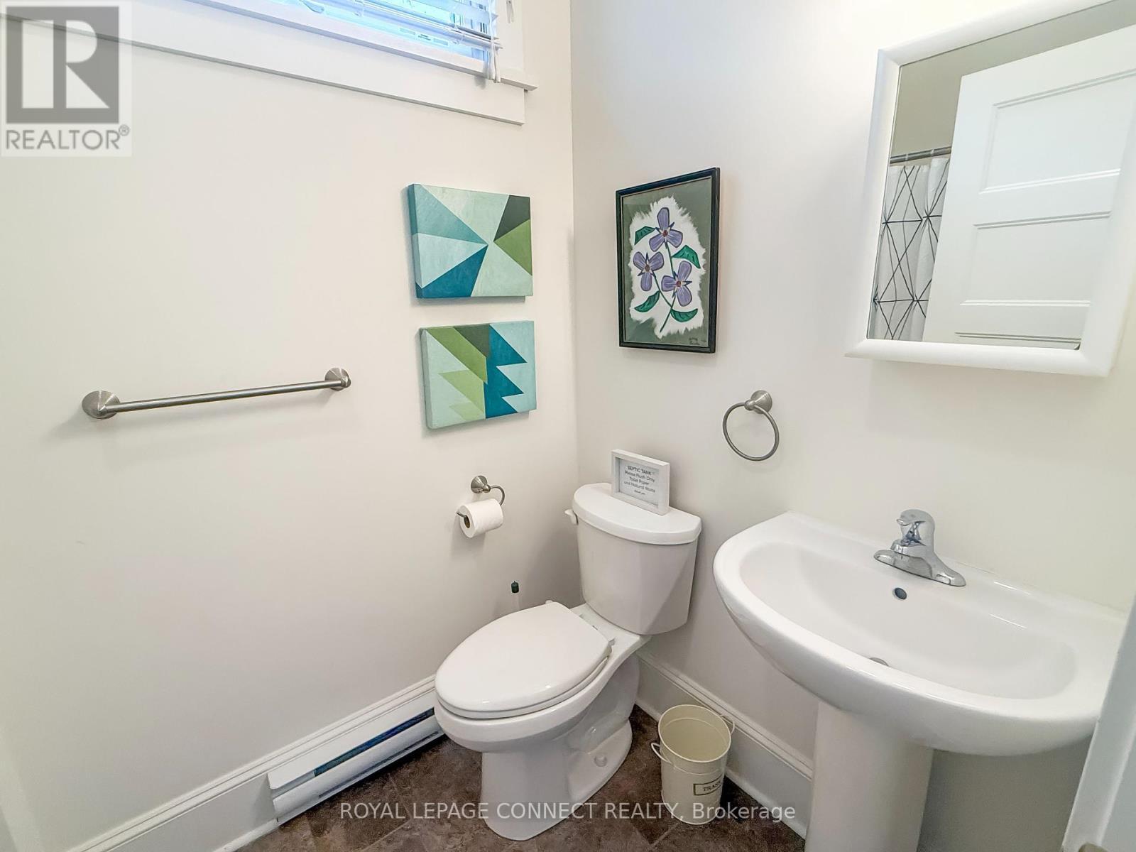 












199 - 32 HOLLOW LANE

,
Prince Edward County,




Ontario
K0K1P0

