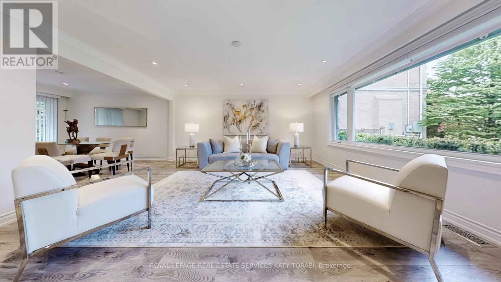 












15 FARRINGTON DRIVE

,
Toronto,




Ontario
M2L2B4

