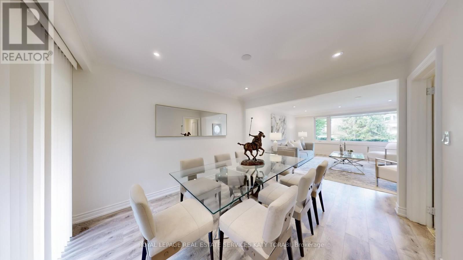 












15 FARRINGTON DRIVE

,
Toronto,




Ontario
M2L2B4

