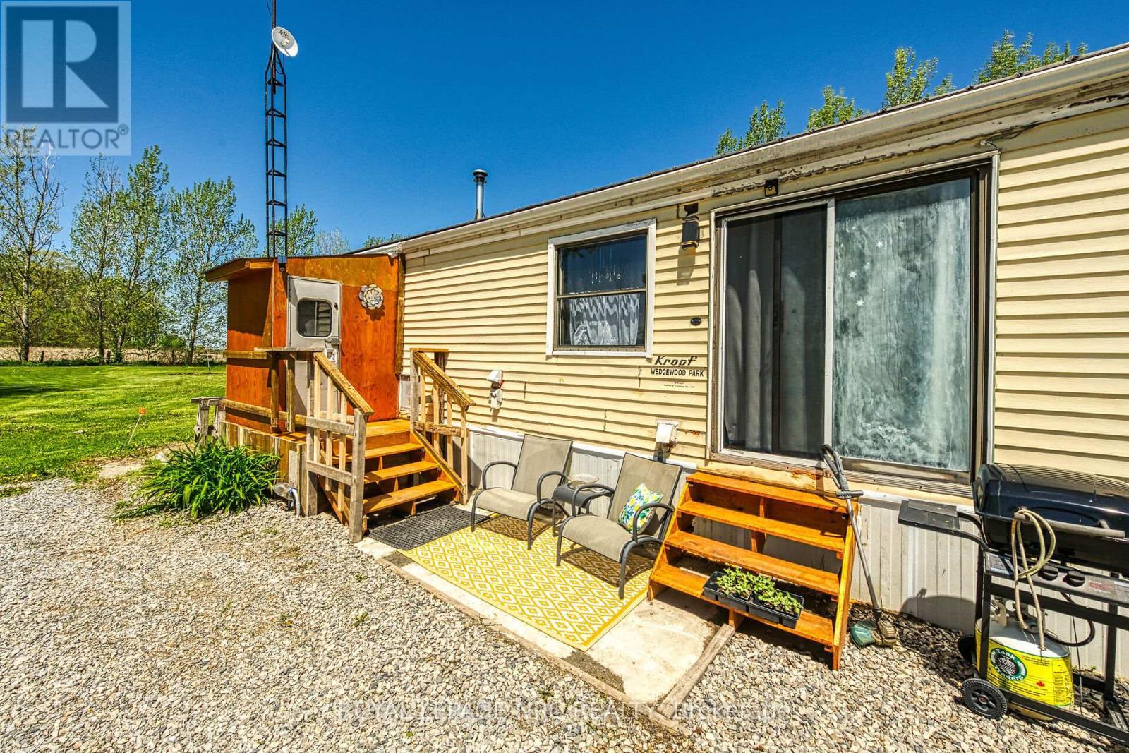 












199 DICKHOUT ROAD

,
Haldimand,




Ontario
N0A1K0

