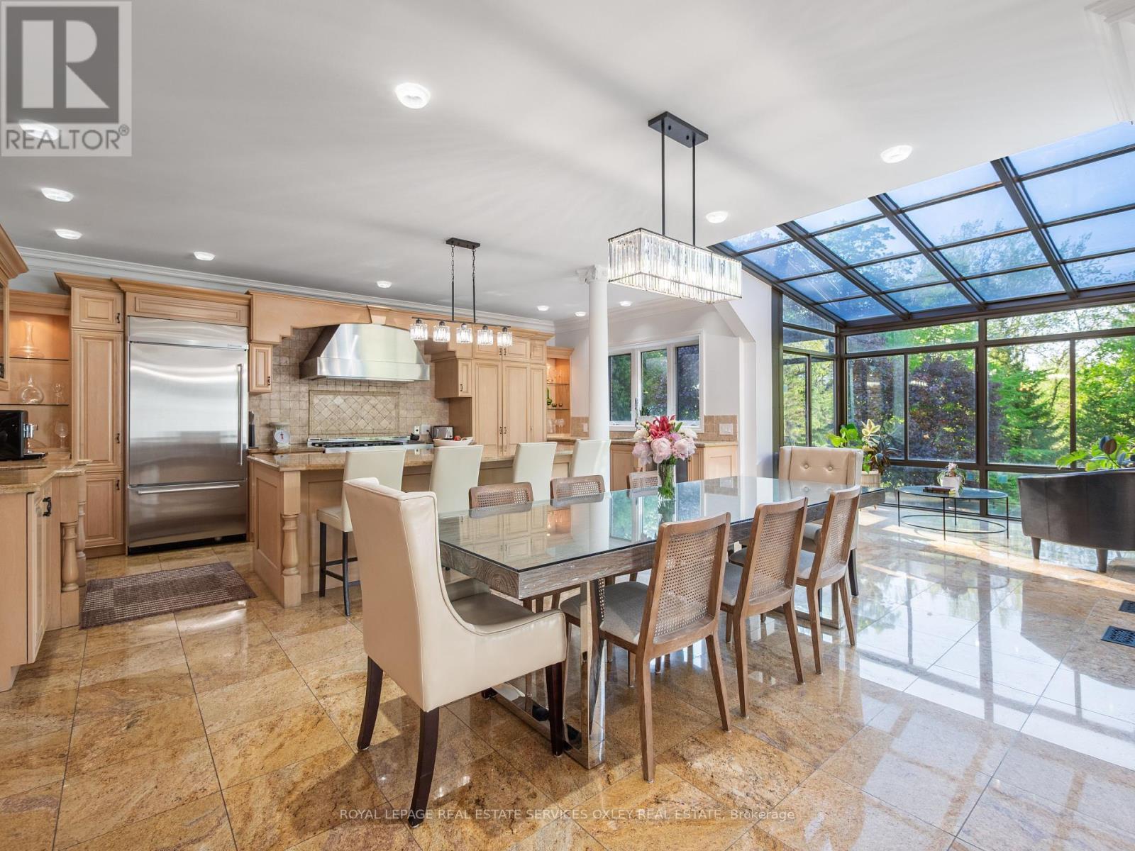 












12 WESTMOUNT PARK ROAD

,
Toronto,




Ontario
M9P1R5

