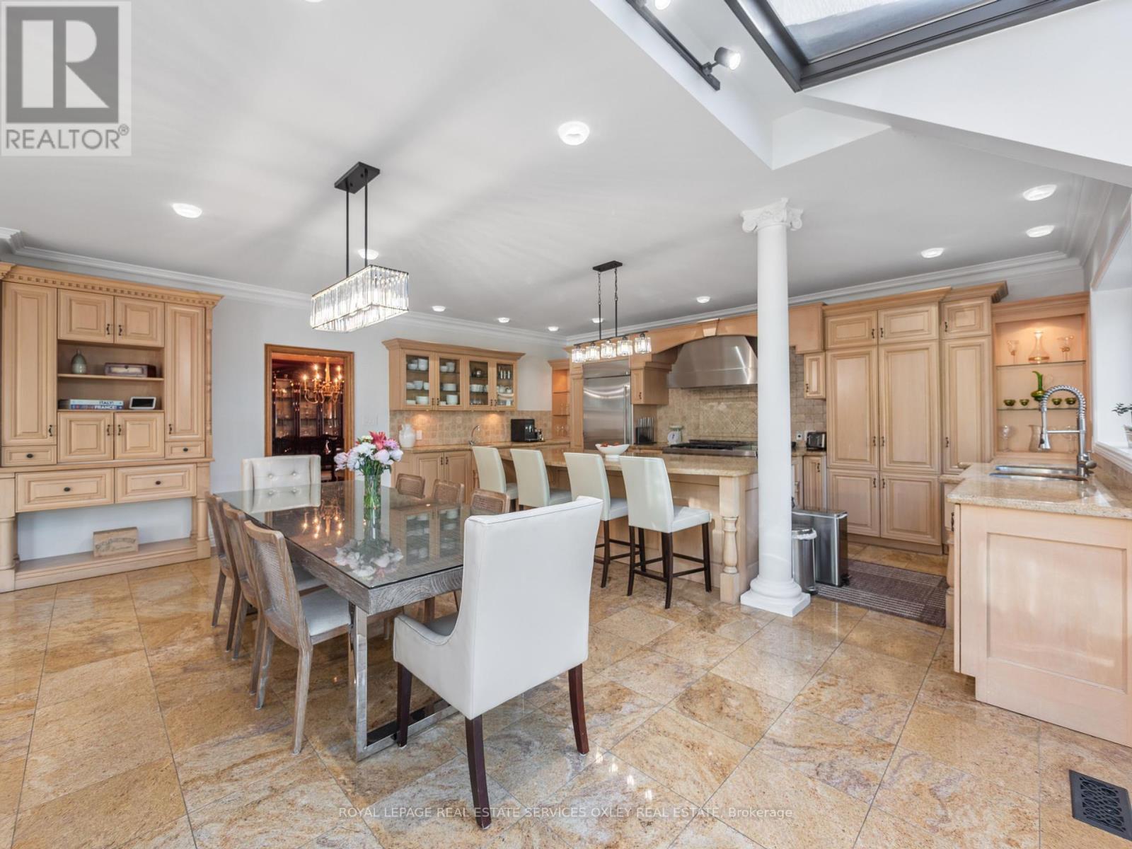 












12 WESTMOUNT PARK ROAD

,
Toronto,




Ontario
M9P1R5

