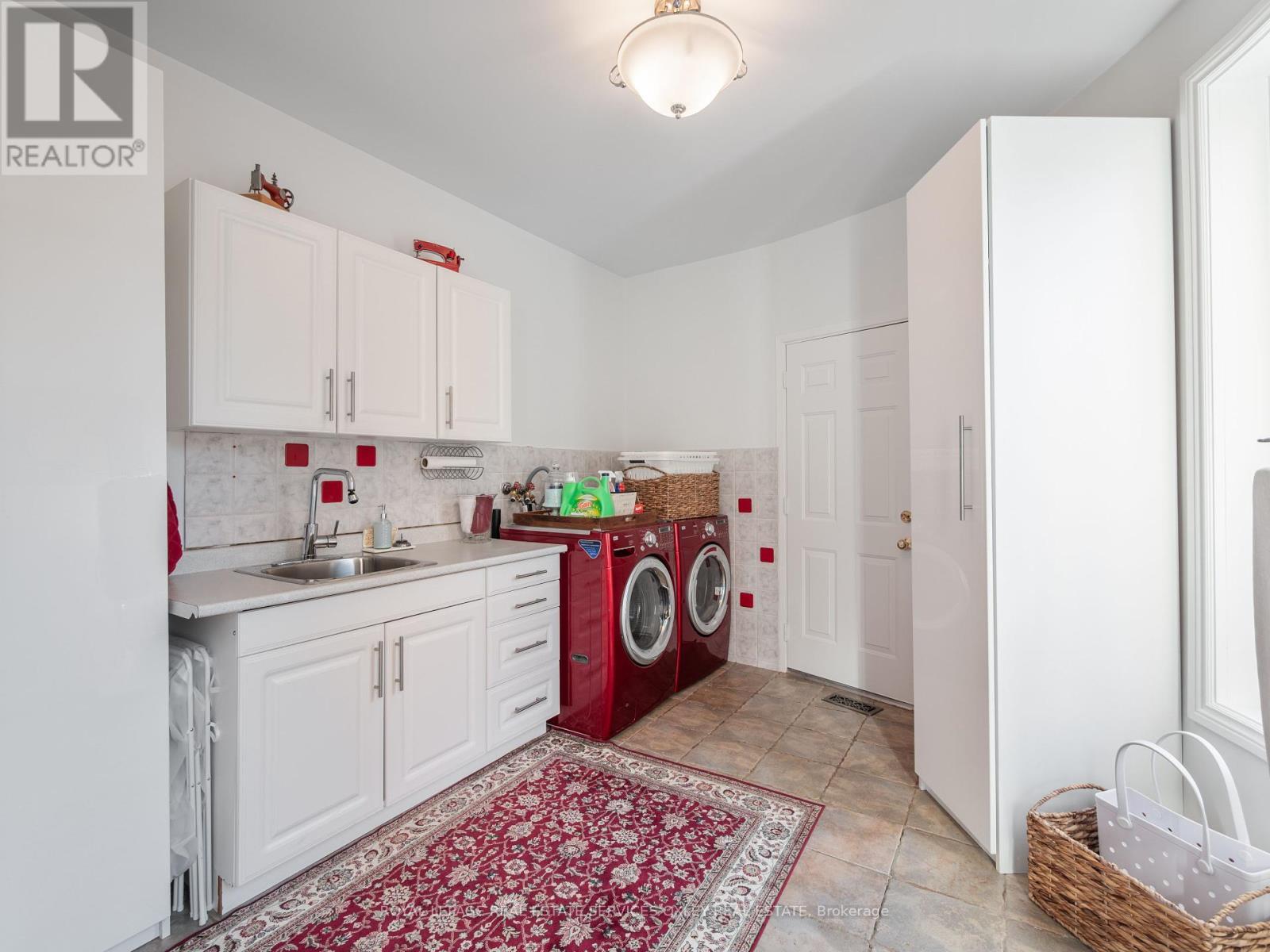 












12 WESTMOUNT PARK ROAD

,
Toronto,




Ontario
M9P1R5

