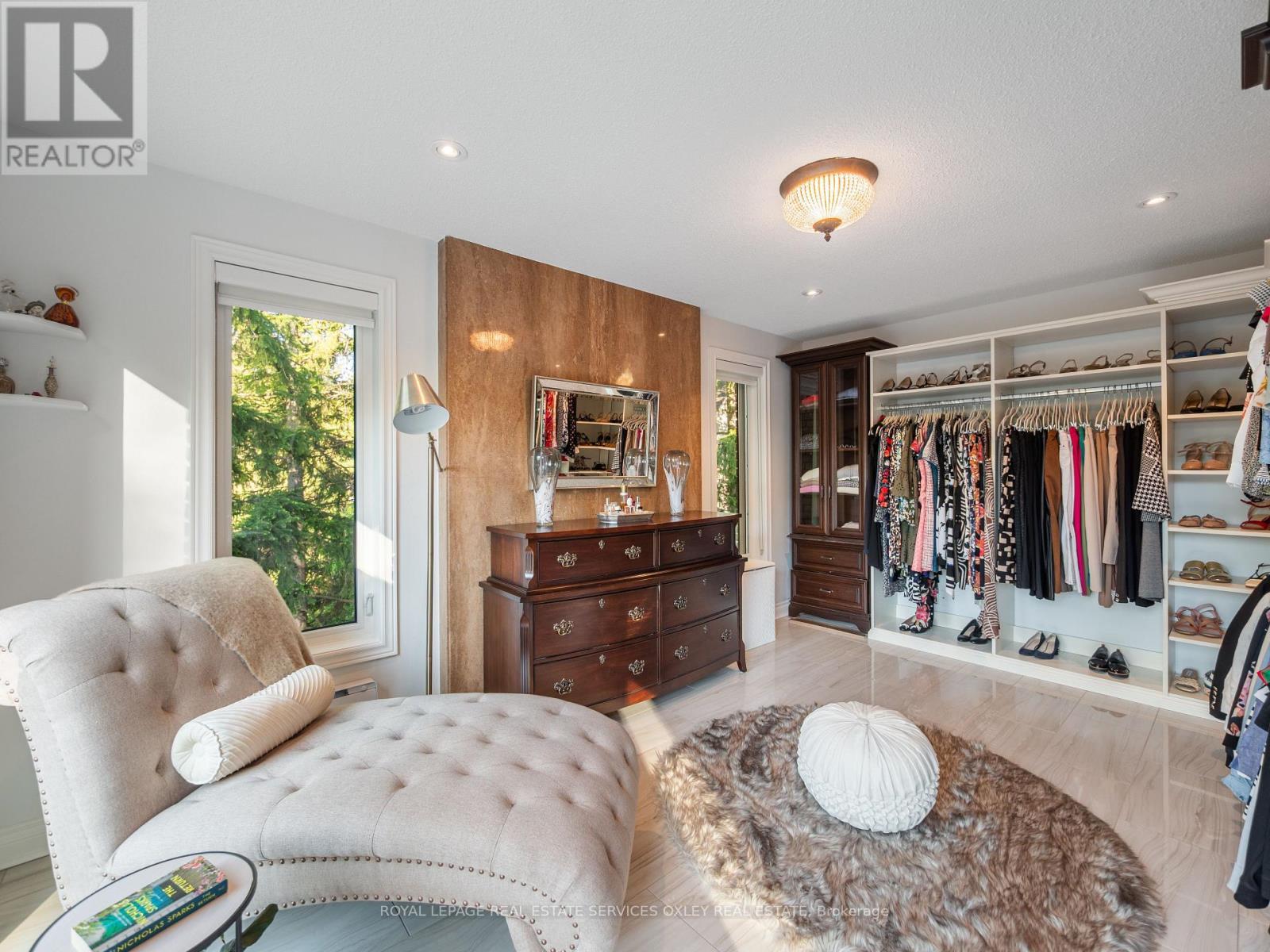 












12 WESTMOUNT PARK ROAD

,
Toronto,




Ontario
M9P1R5

