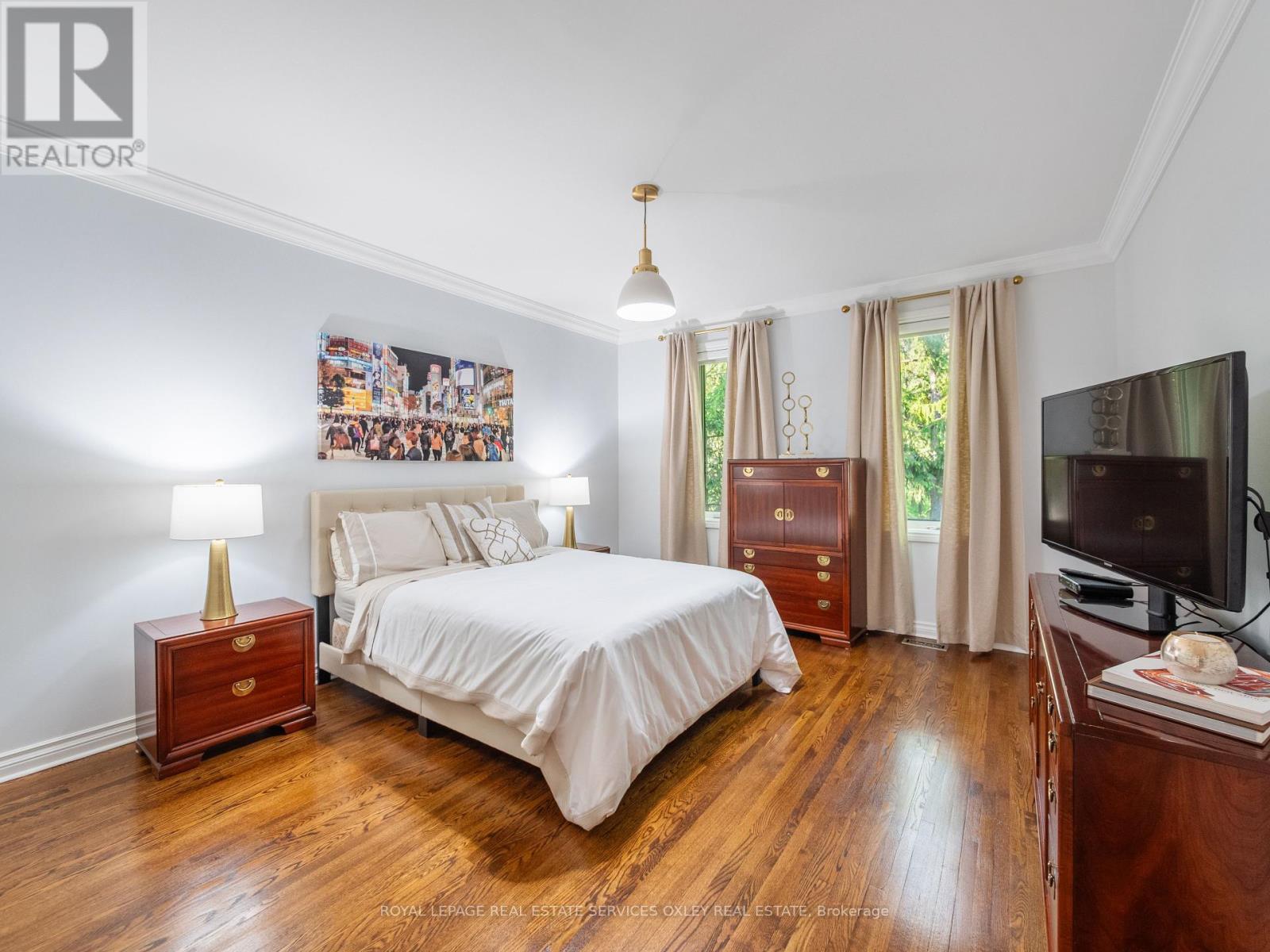 












12 WESTMOUNT PARK ROAD

,
Toronto,




Ontario
M9P1R5

