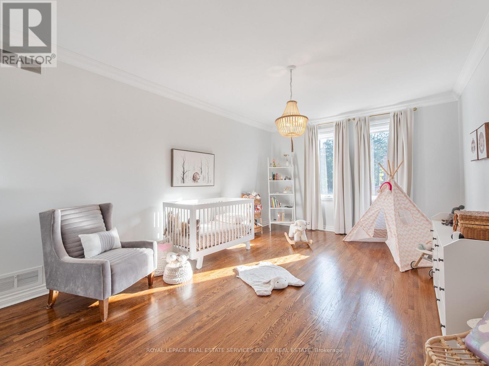 












12 WESTMOUNT PARK ROAD

,
Toronto,




Ontario
M9P1R5

