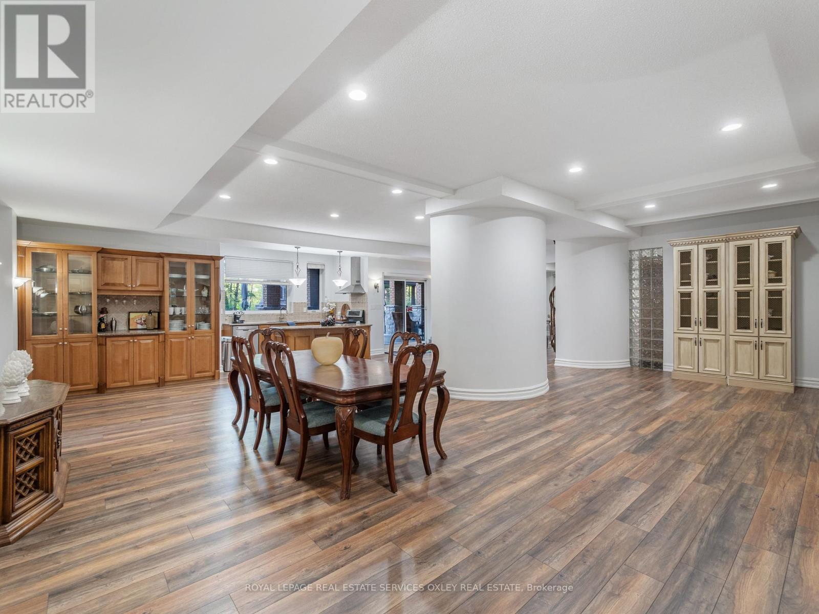 












12 WESTMOUNT PARK ROAD

,
Toronto,




Ontario
M9P1R5

