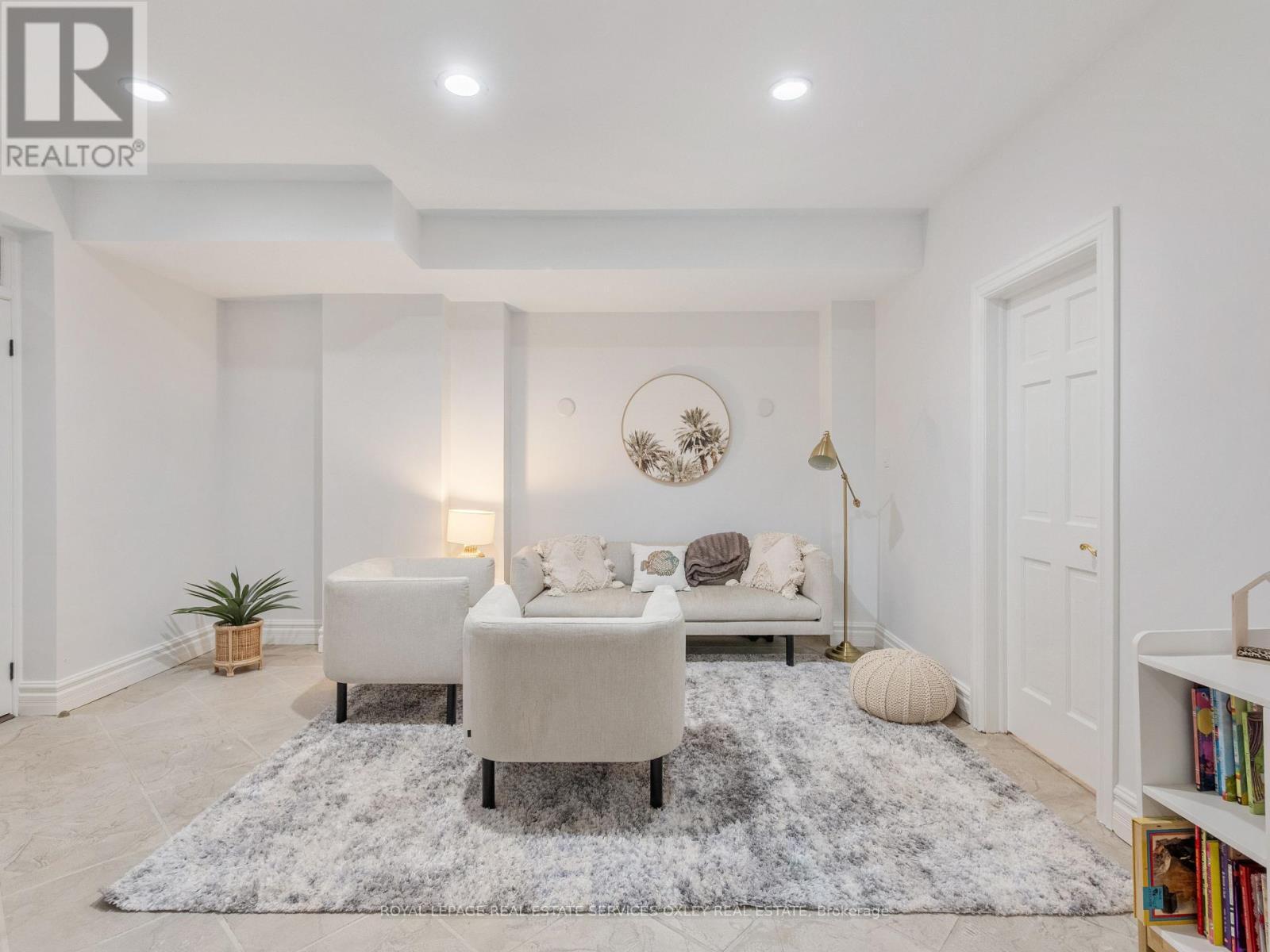 












12 WESTMOUNT PARK ROAD

,
Toronto,




Ontario
M9P1R5

