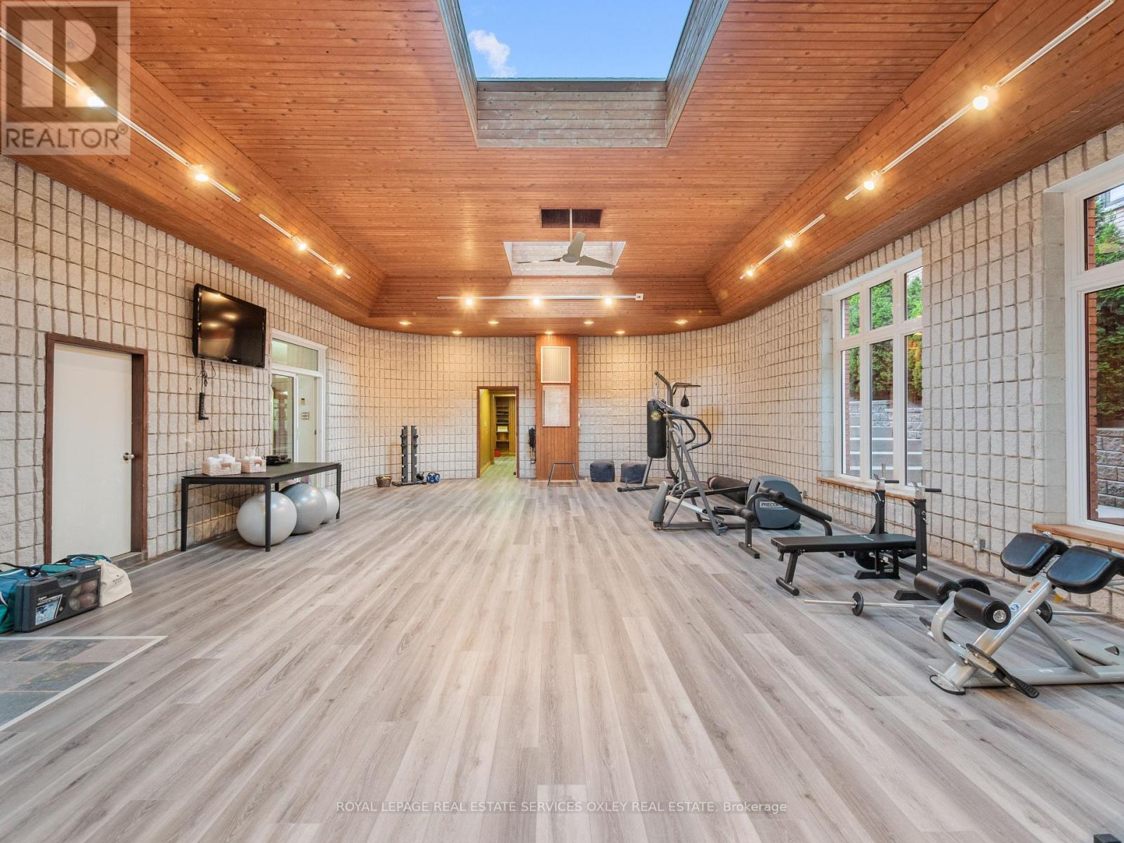 












12 WESTMOUNT PARK ROAD

,
Toronto,




Ontario
M9P1R5

