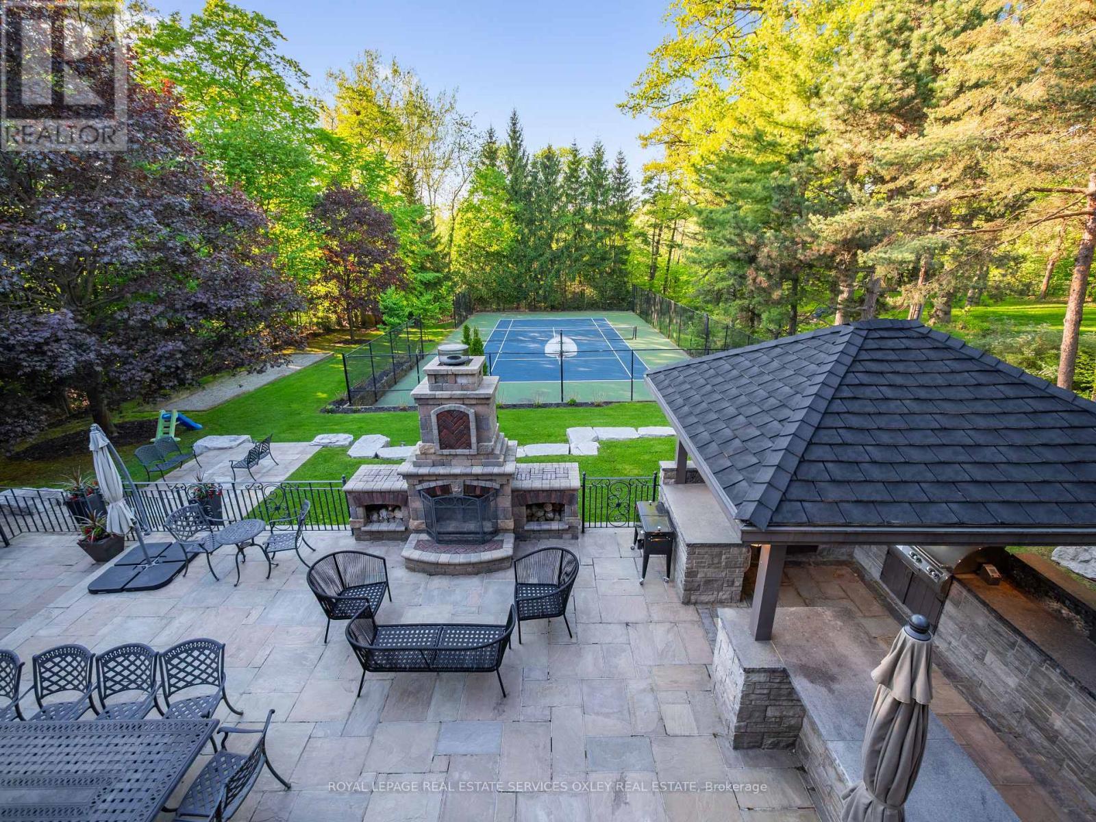 












12 WESTMOUNT PARK ROAD

,
Toronto,




Ontario
M9P1R5

