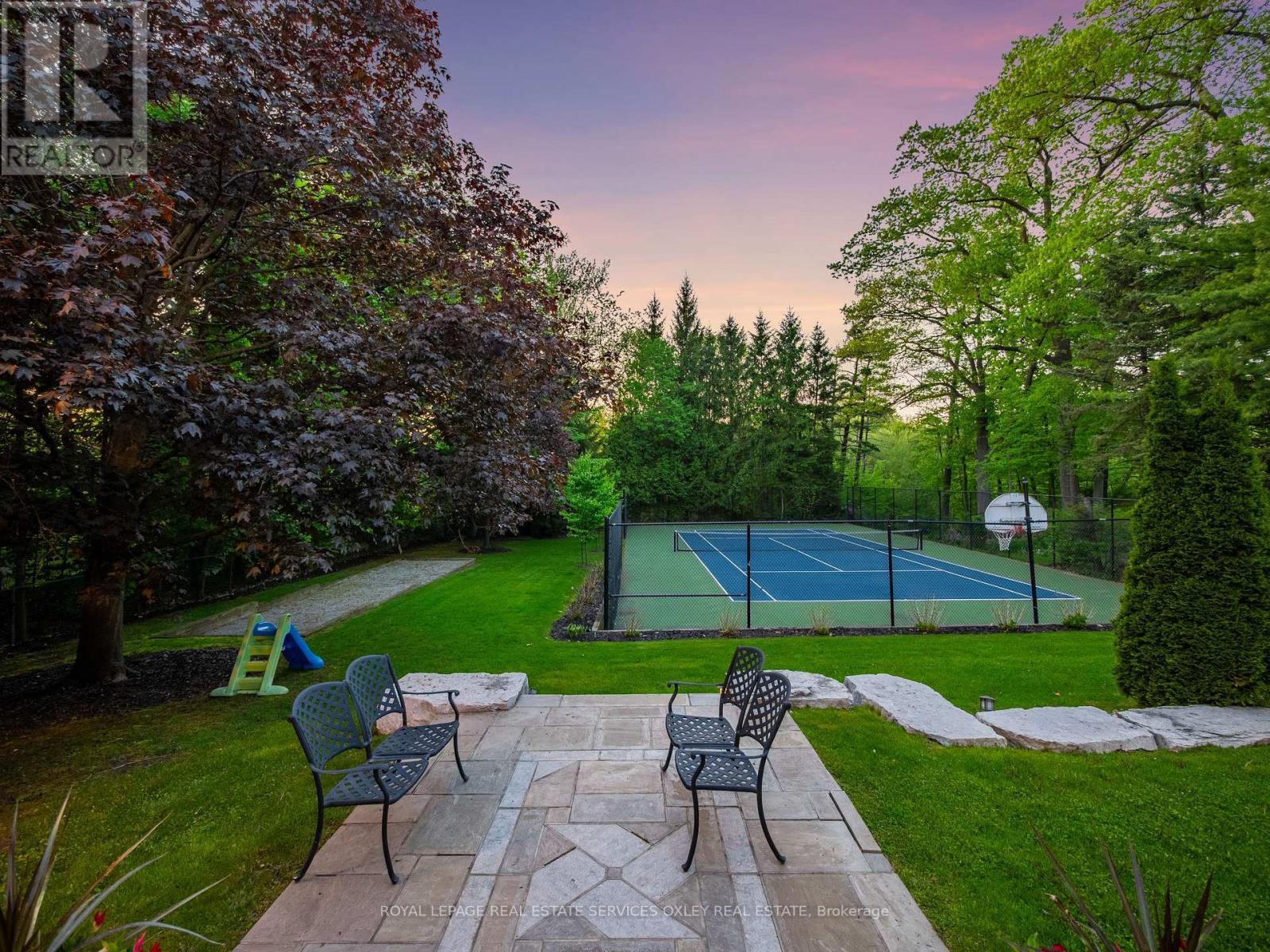 












12 WESTMOUNT PARK ROAD

,
Toronto,




Ontario
M9P1R5

