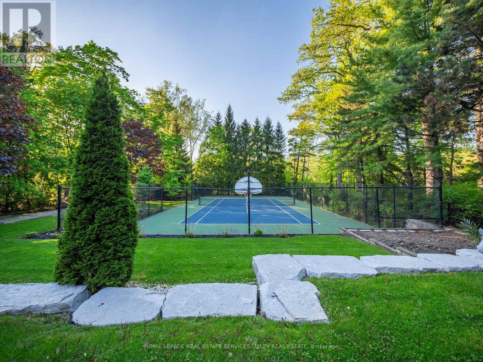 












12 WESTMOUNT PARK ROAD

,
Toronto,




Ontario
M9P1R5

