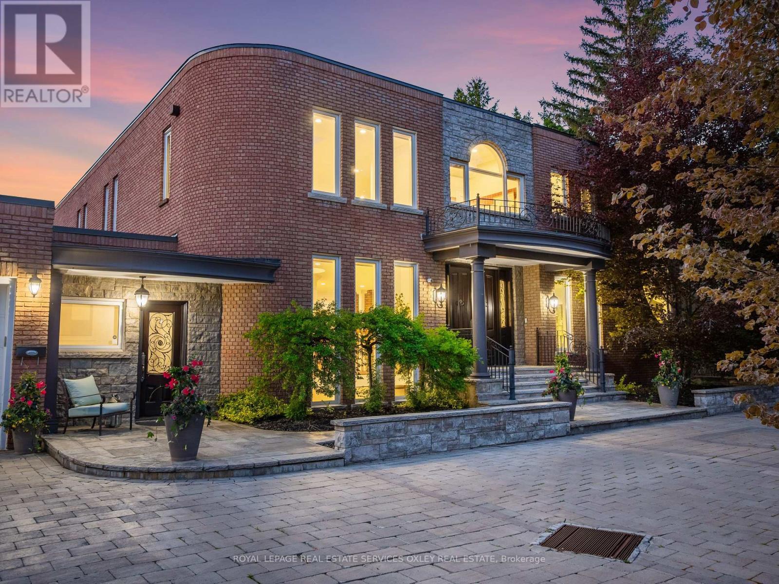 












12 WESTMOUNT PARK ROAD

,
Toronto,




Ontario
M9P1R5

