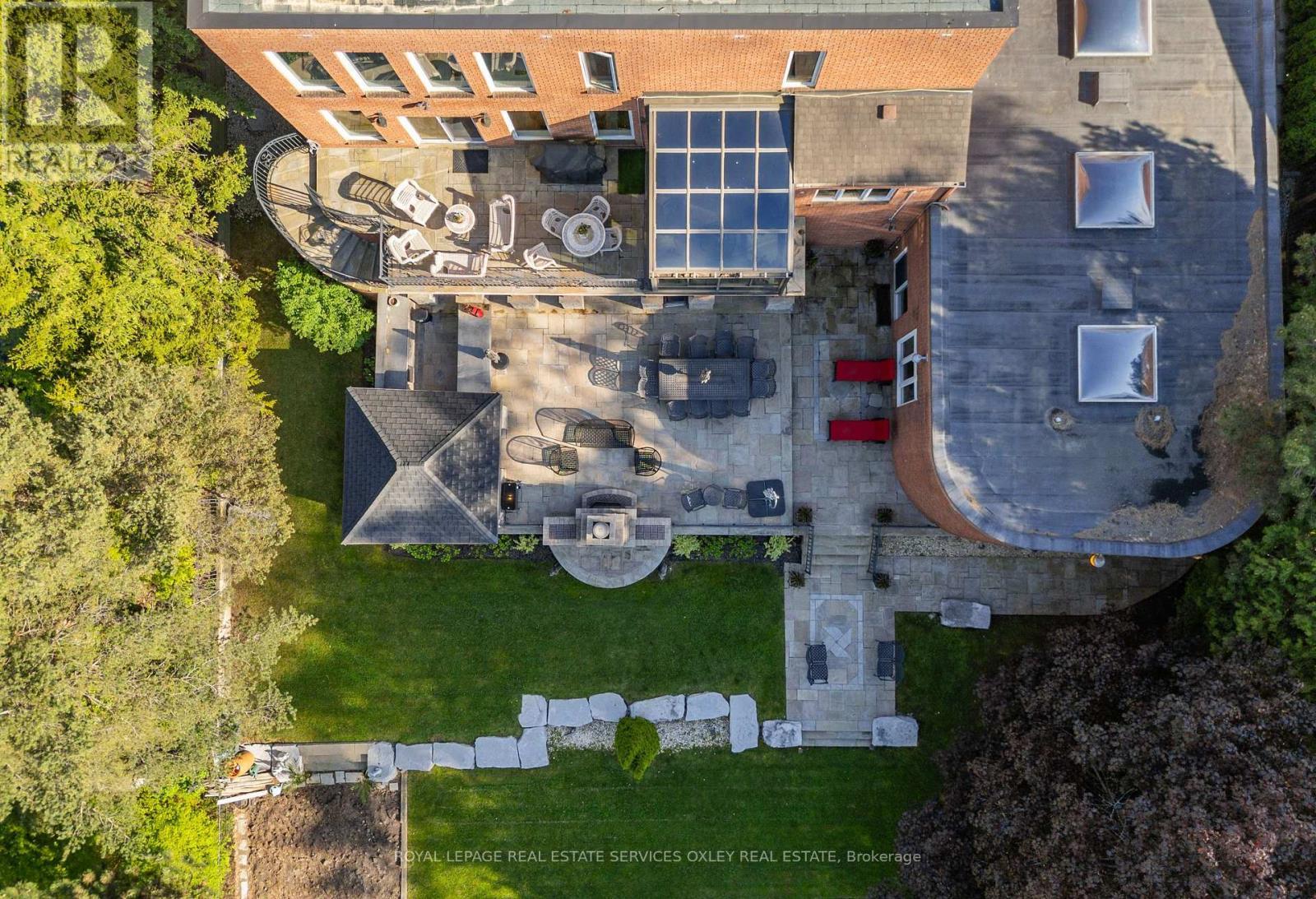 












12 WESTMOUNT PARK ROAD

,
Toronto,




Ontario
M9P1R5

