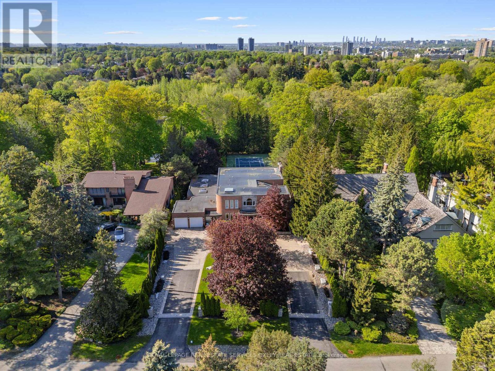 












12 WESTMOUNT PARK ROAD

,
Toronto,




Ontario
M9P1R5

