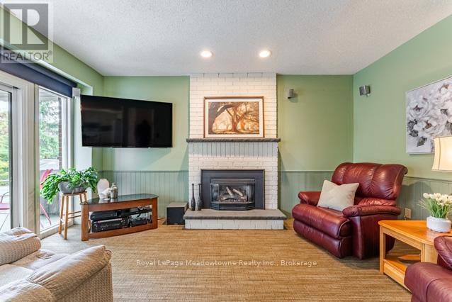












690 ROBERTSON CRESCENT

,
Milton (TM Timberlea),




Ontario
L9T4V5

