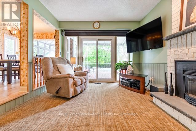 












690 ROBERTSON CRESCENT

,
Milton (TM Timberlea),




Ontario
L9T4V5

