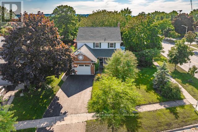 












690 ROBERTSON CRESCENT

,
Milton (TM Timberlea),




Ontario
L9T4V5

