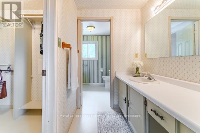 












690 ROBERTSON CRESCENT

,
Milton (TM Timberlea),




Ontario
L9T4V5


