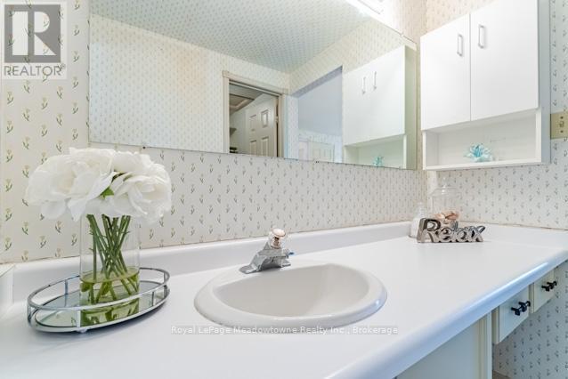 












690 ROBERTSON CRESCENT

,
Milton (TM Timberlea),




Ontario
L9T4V5

