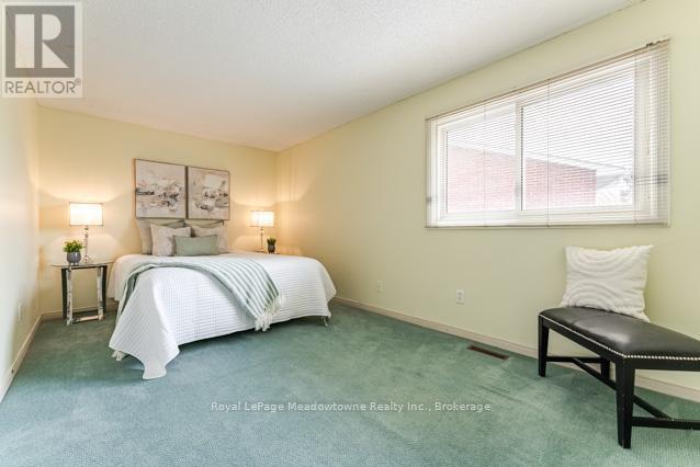 












690 ROBERTSON CRESCENT

,
Milton (TM Timberlea),




Ontario
L9T4V5

