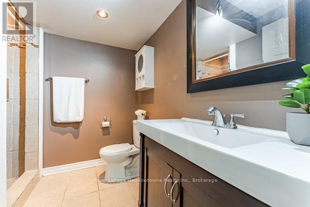












690 ROBERTSON CRESCENT

,
Milton (TM Timberlea),




Ontario
L9T4V5

