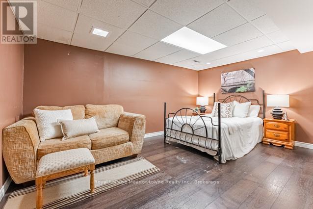 












690 ROBERTSON CRESCENT

,
Milton (TM Timberlea),




Ontario
L9T4V5

