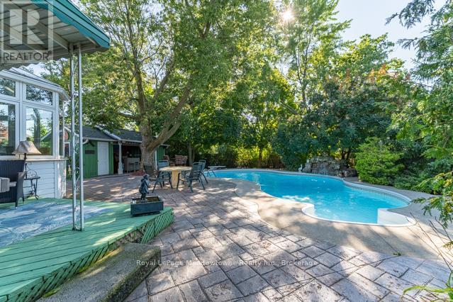 












690 ROBERTSON CRESCENT

,
Milton (TM Timberlea),




Ontario
L9T4V5

