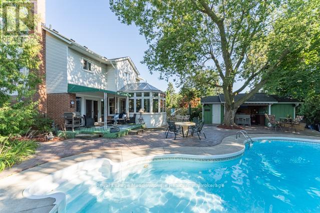 












690 ROBERTSON CRESCENT

,
Milton (TM Timberlea),




Ontario
L9T4V5

