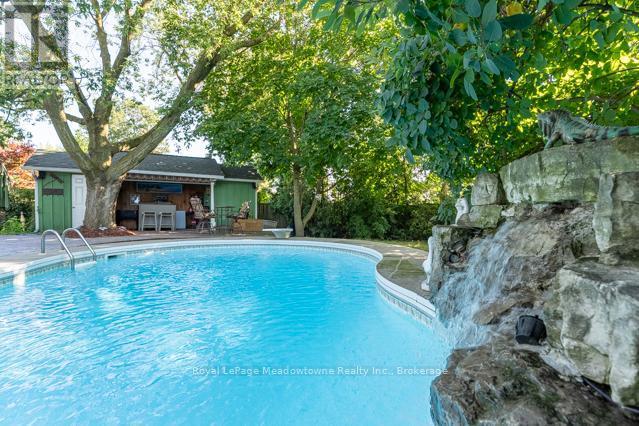 












690 ROBERTSON CRESCENT

,
Milton (TM Timberlea),




Ontario
L9T4V5

