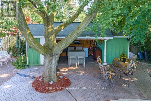 












690 ROBERTSON CRESCENT

,
Milton (TM Timberlea),




Ontario
L9T4V5

